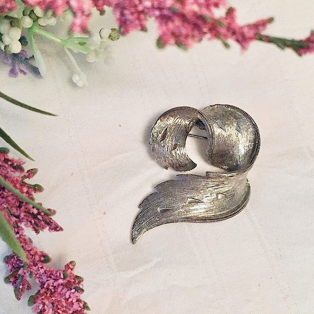 🌸Vintage Silver Swirl Etched Brooch🌸